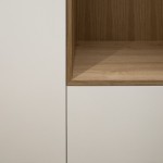 Einbauschrank für die Garderobe in weiß matt mit Eichenholznische - Held Schreinerei | Interior Design Freising München