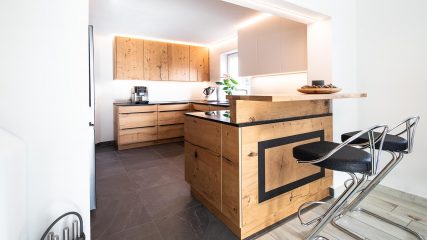 schreinerkueche_31_1 Naturstein nero assoluto - Risseiche gespachtelt schwarz Held Schreinerei Interior Design Freising München